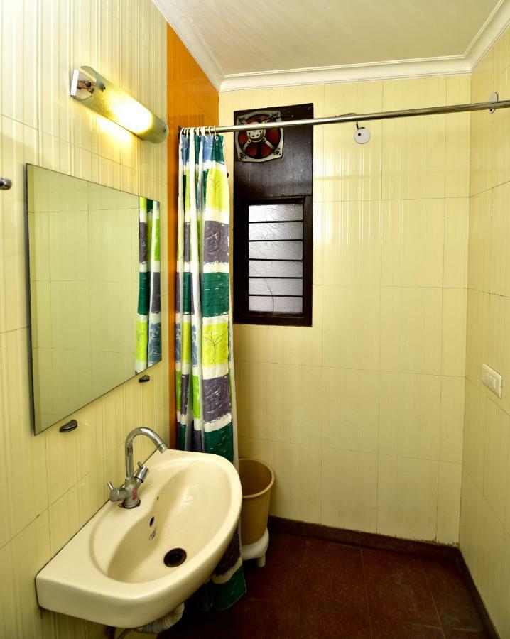 Woodpecker 2BHK Service Apartment Hauz Khas ,Delhi Neu-Delhi Exterior foto
