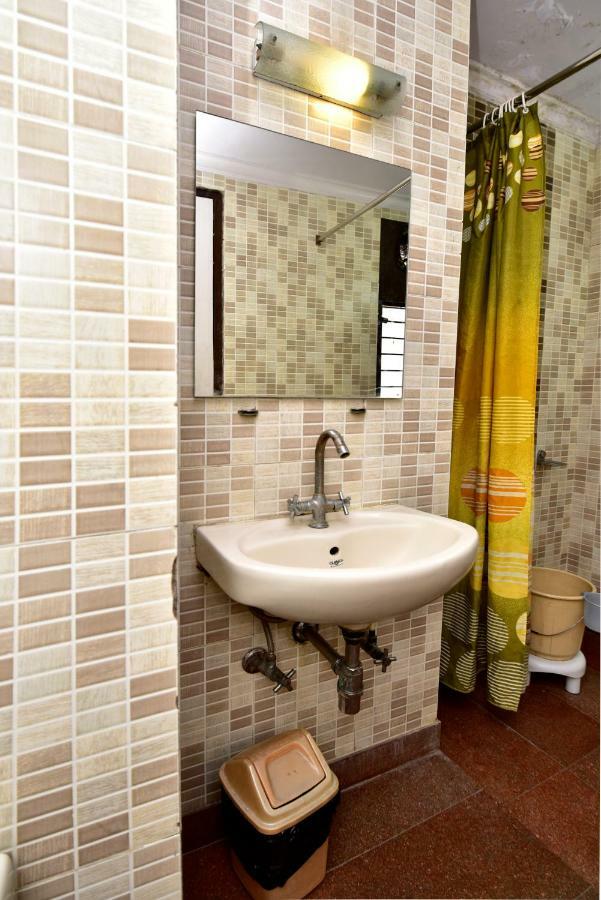 Woodpecker 2BHK Service Apartment Hauz Khas ,Delhi Neu-Delhi Exterior foto