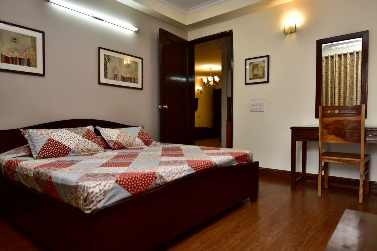 Woodpecker 2BHK Service Apartment Hauz Khas ,Delhi Neu-Delhi Exterior foto