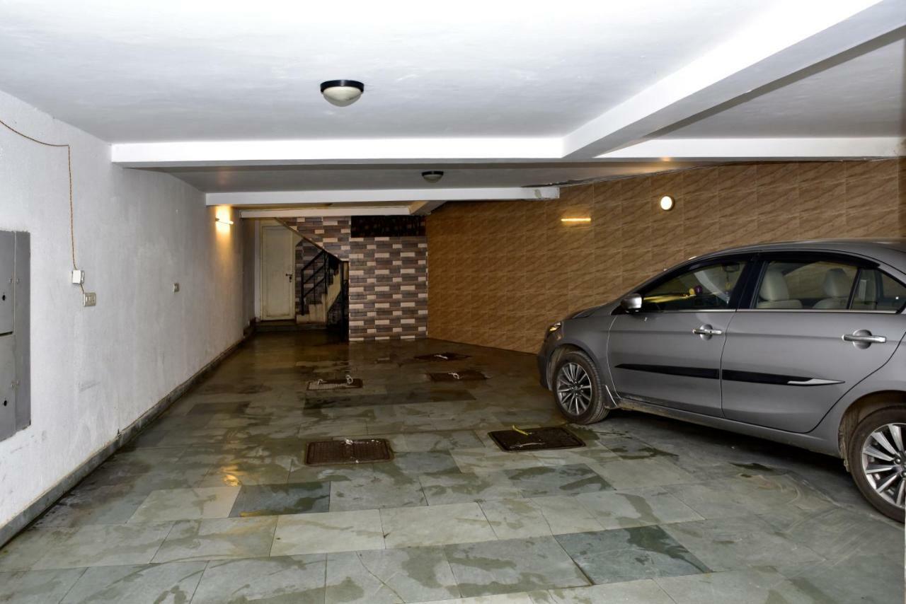 Woodpecker 2BHK Service Apartment Hauz Khas ,Delhi Neu-Delhi Exterior foto