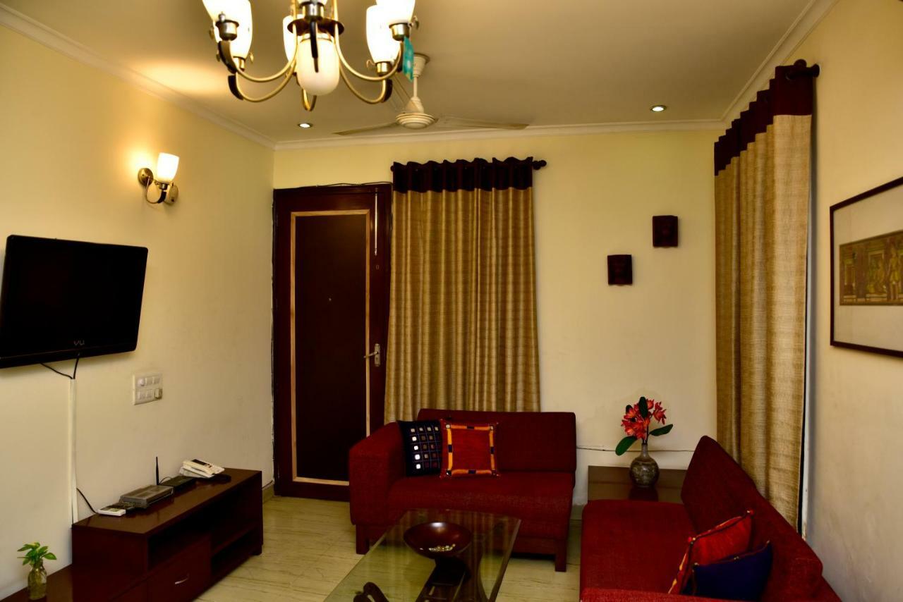 Woodpecker 2BHK Service Apartment Hauz Khas ,Delhi Neu-Delhi Exterior foto