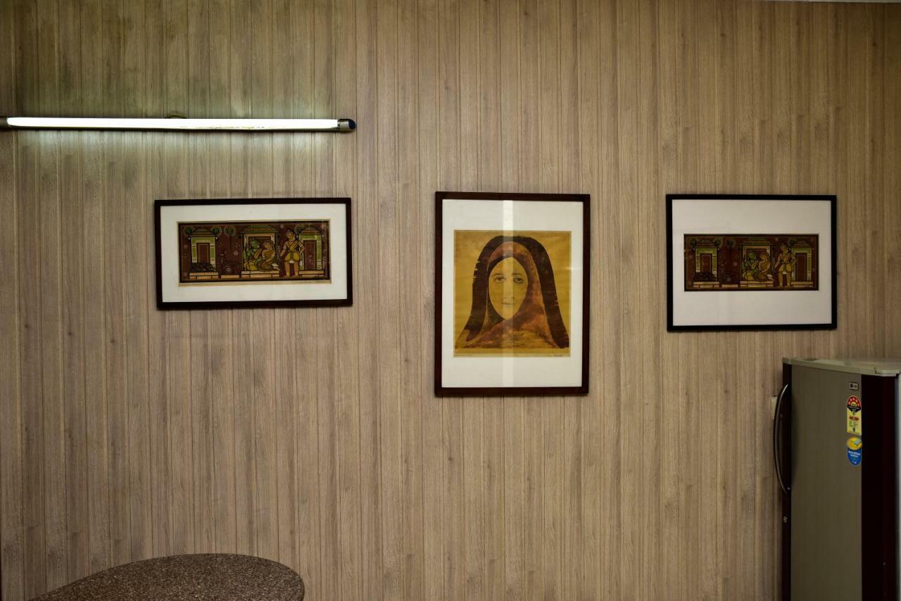 Woodpecker 2BHK Service Apartment Hauz Khas ,Delhi Neu-Delhi Exterior foto